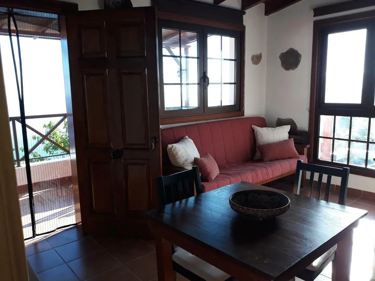 Casas En Finca Ecologica La Espiral, Naturaleza, Calma Y Vistas Al Mar, Icod el Alto Holiday home